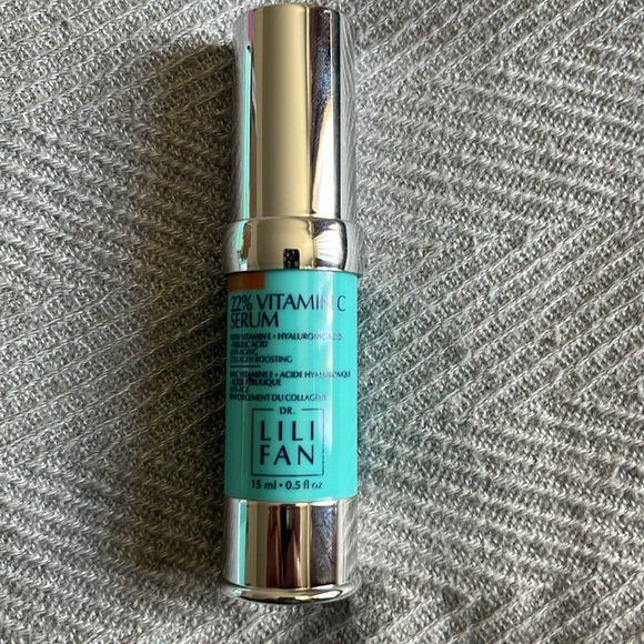 New in box Dr. lilifan 22% vitamin C serum 15ML—0.5 FLoz - Picture 2 of 2